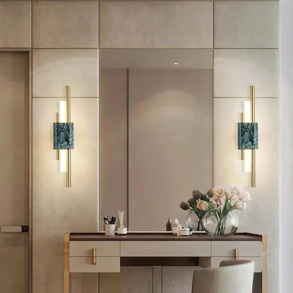 Applique murale en métal et marbre – Blanc, vert et or – LED intégrée