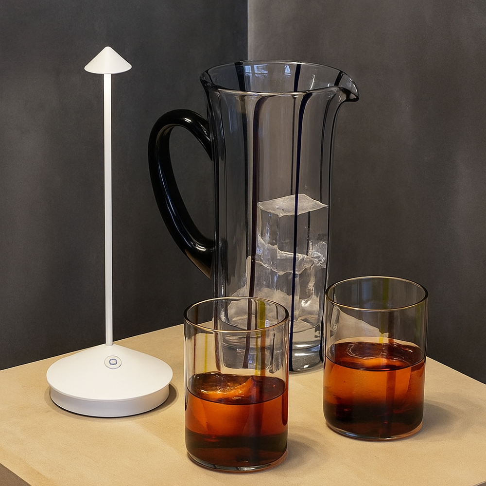 Lampe de table LED moderne – Sans fil et rechargeable – Éclairage dimmable – Design élégant et résistant à l’eau – Utilisation intérieure et extérieure